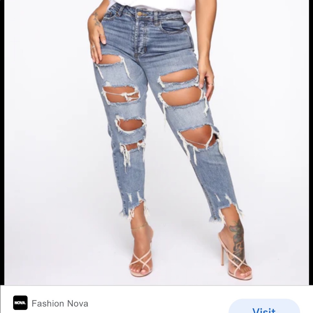 Fashion Nova Boyfriend/Mom Jeans size 1